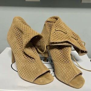SteveMadden Forsaken Sandstone Boots